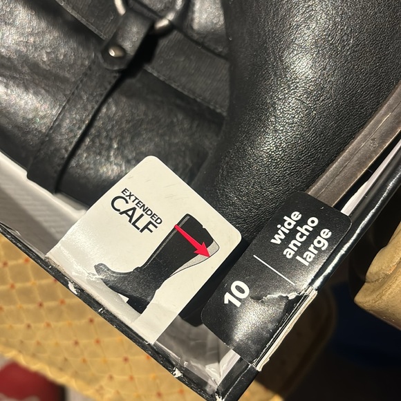 Black knee high boots - Picture 4 of 6